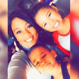 Meet your Posher, Cassandra